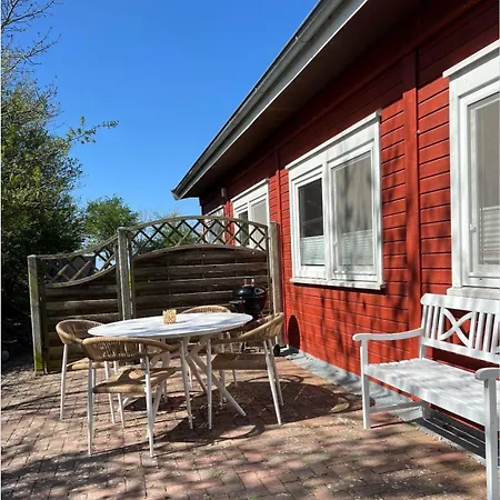 Ferienwohnung-in-strandnaehe-schwalbennest-1 *