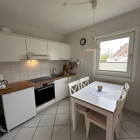 Apartment Ferienwohnung-in-strandnaehe-schwalbennest-1 *