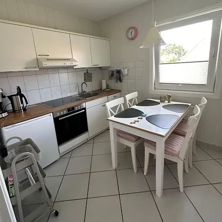 Apartment In Strandnähe - Schwalbennest 1 *